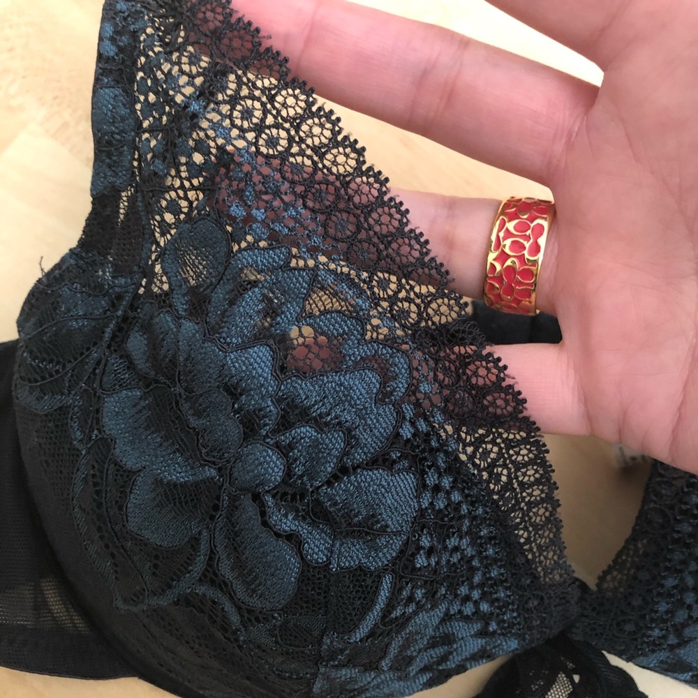 Beautiful bra - Picture 2 of 4